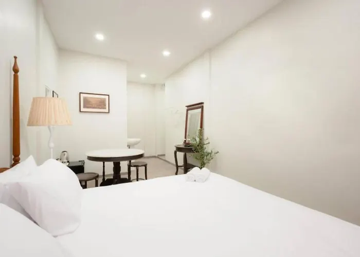 H Yaowarat Apartment *